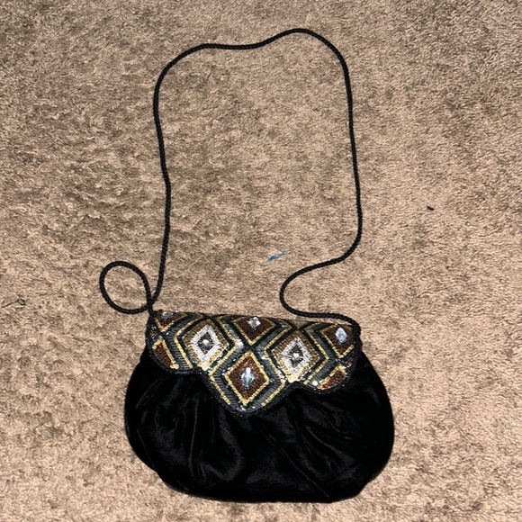 Vintage black velvet and hand beaded shoulder handbag - Picture 1 of 8